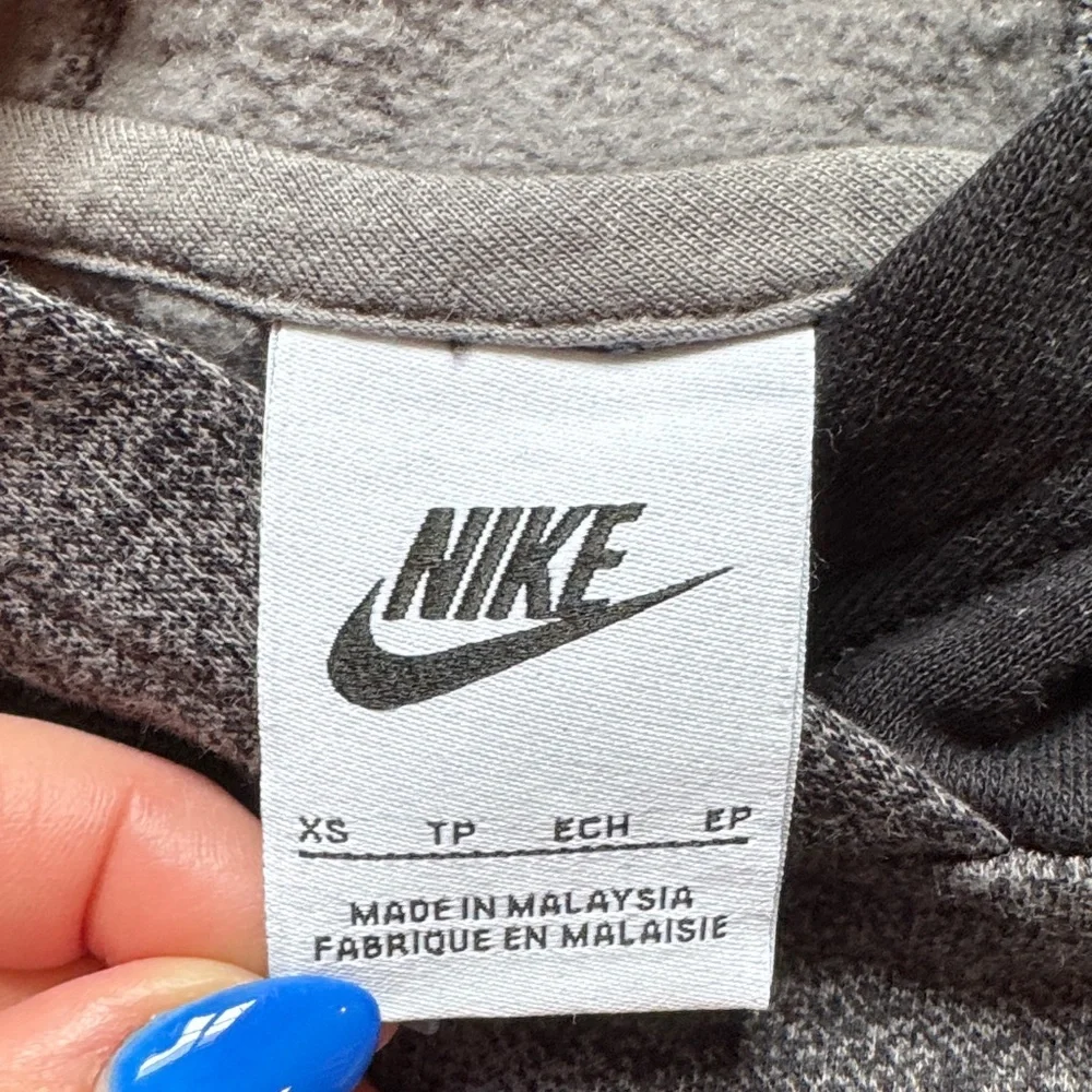 Nike hoodie size